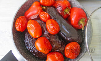 В сковороде