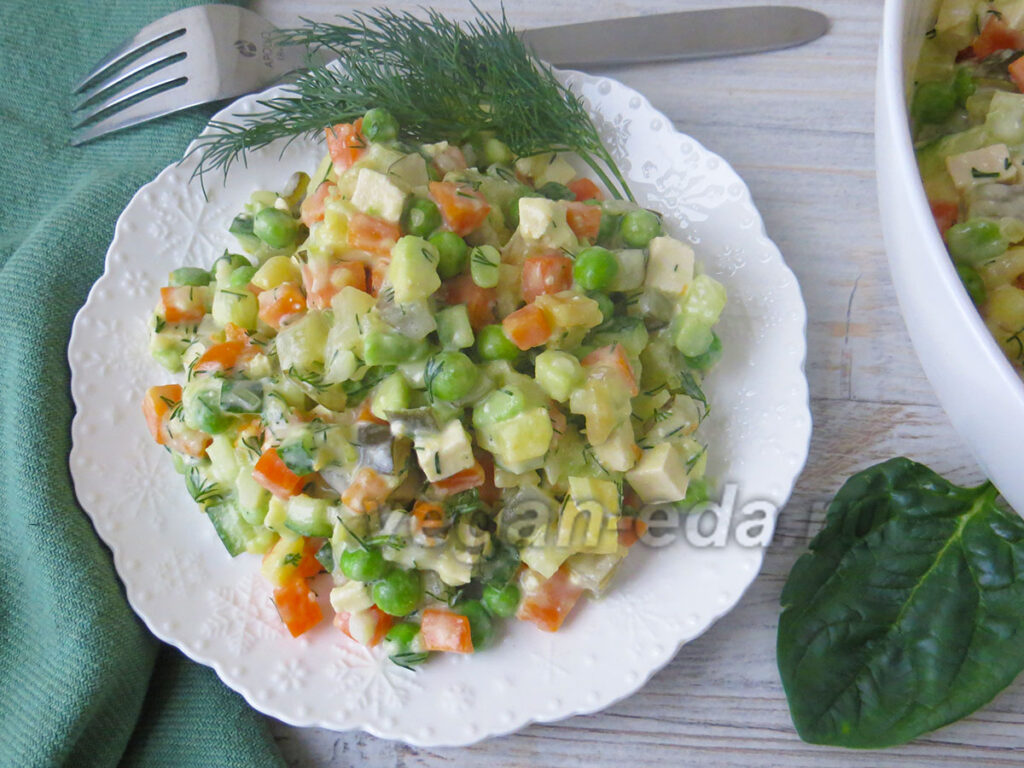 Веганский оливье