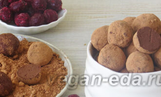 В белой вазе