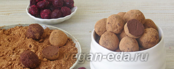 В белой вазе